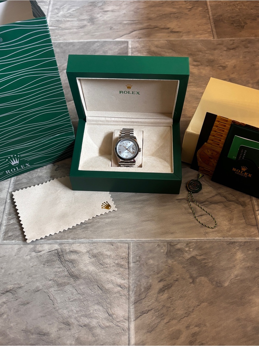 Rolex Day Date 40 platinum stainless steel men’s watch description for details